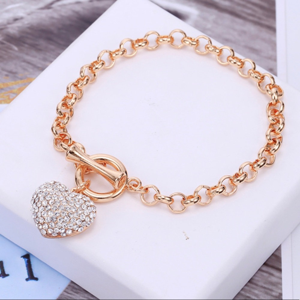 Link chain crystal heart charm bracelet